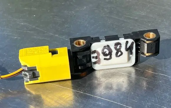 Volkswagen Phaeton Airbag deployment crash/impact sensor 4B0959643E