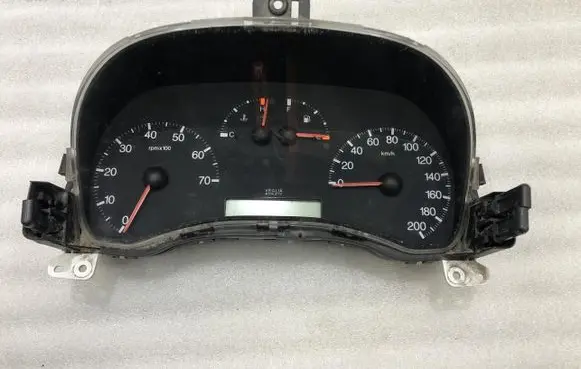 Fiat Punto (188) Speedometer (instrument cluster) 46736317
