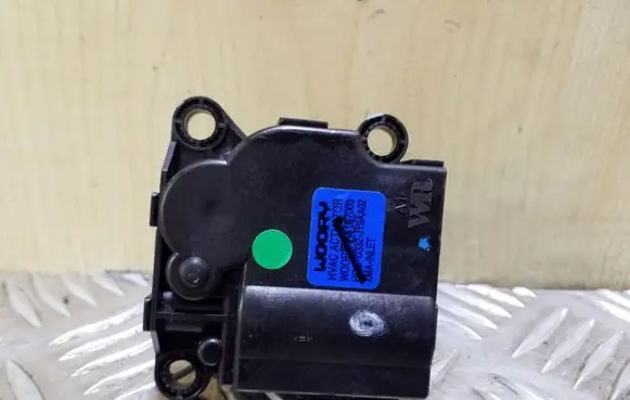KIA Sportage A/C air flow flap actuator/motor D332JY9AA02