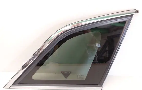 Opel Antara Rear side window