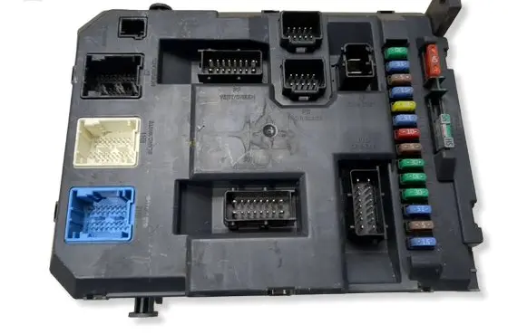 Peugeot 208 I Fuse module 9666952080 22661F01 PRT0676001
