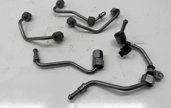 Mercedes-Benz GLE W167 Fuel injector supply line/pipe 