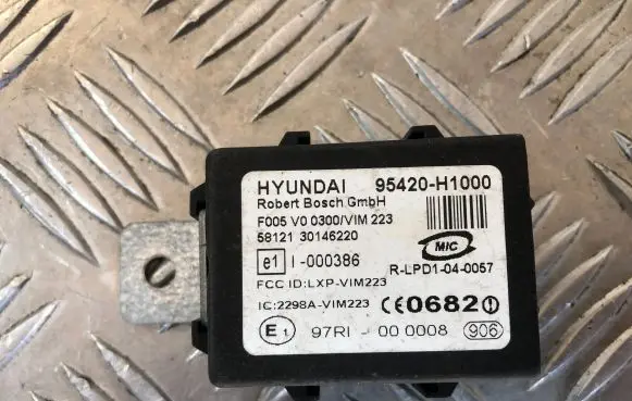 Hyundai Tucson JM Immobilizer control unit/module 95420H1000 97RI000008 30146220