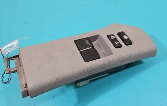 Toyota Yaris Electric window control switch 74232-0D110 IMPRK1424938