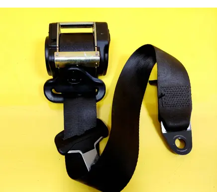 Rear seatbelt