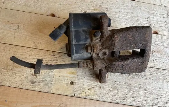 Audi A6 S6 C6 4F Rear brake caliper 32329695