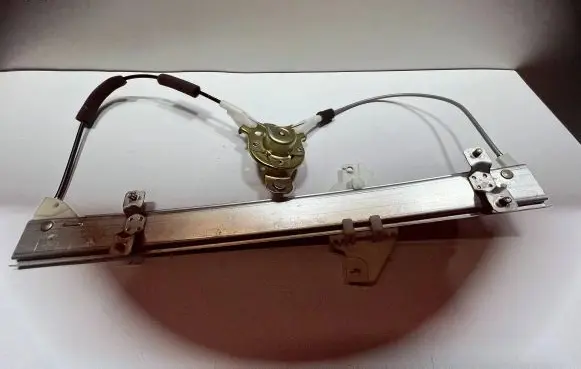 Hyundai Accent Front door manual window regulator 8240122200