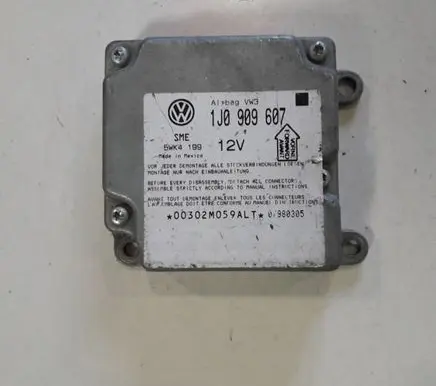 Volkswagen PASSAT B5 Airbag control unit/module 1J0909607