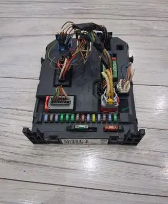 Peugeot 207 Comfort/convenience module 9664983080