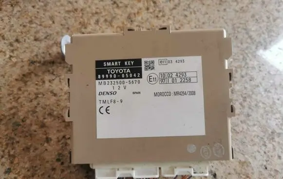 Toyota Avensis T270 Keyless (KESSY) go control unit/module MB232500