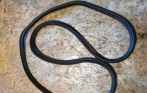 Mercedes-Benz B W245 Trunk rubber seal (body) 17105