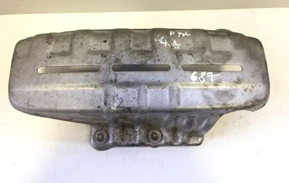 Volkswagen PASSAT B6 Exhaust heat shield 03C253041AM
