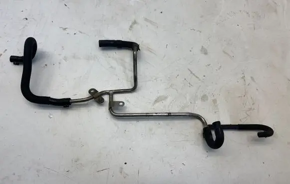 Volkswagen Jetta VI Fuel line pipe 03L201360R