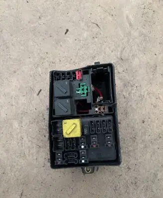 Ford Mondeo MK II Fuse box set 93BG14411AC 71541015