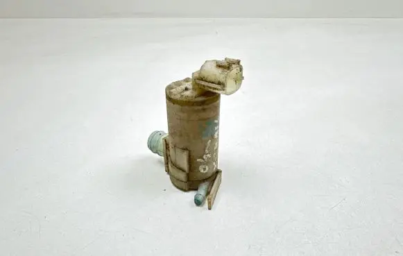 Nissan X-Trail T30 Windscreen/windshield washer pump 2224625A