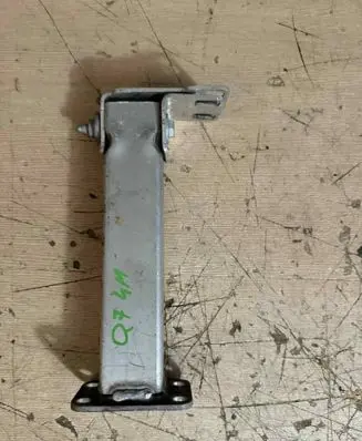 Audi Q7 4M Radiator support slam panel bracket 4M0802037B