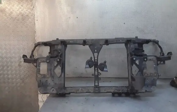 Hyundai i30 Radiator support slam panel