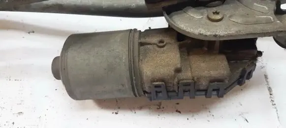 Ford Mondeo Mk III Wiper motor 0390241702 1S7117508AA