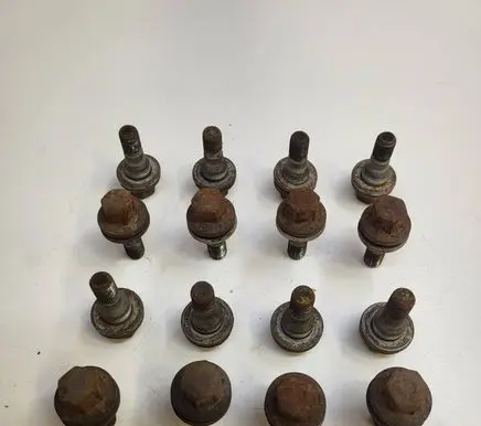 Peugeot 208 I Nuts/bolts