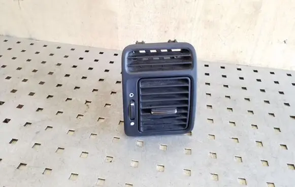 Honda CR-V Dashboard side air vent grill/cover trim