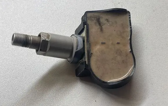 Land Rover Discovery Sport Tire pressure sensor GX631A159AA S180052076B A2C93315301