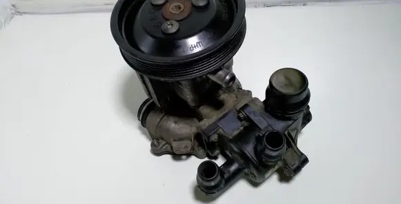 BMW 3 E46 Power steering pump 7512537