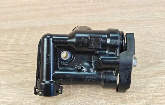 Thermostat/thermostat housing