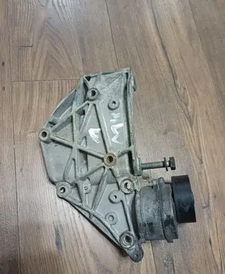 Ford Kuga I Generator/alternator bracket 9682367300