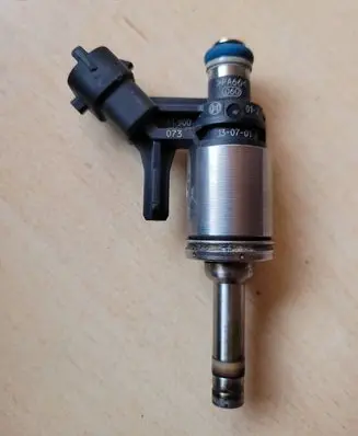 BMW 1 F20 F21 Fuel injector 026150073