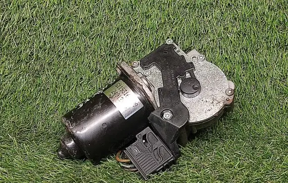 BMW X5 E53 Wiper motor G1193162829 24012878