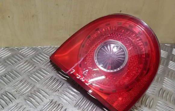Volkswagen Golf V Tailgate rear/tail lights 1K6945093G 028500214