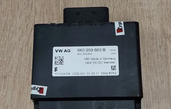 Audi Q5 SQ5 Voltage converter/converter module 8K0959663B