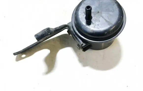 Vacuum air tank