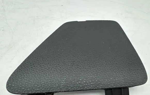 Trunk/boot lower side trim panel