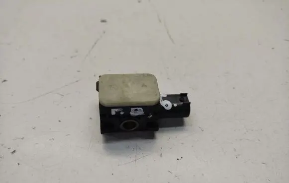 Mercedes-Benz ML W164 Airbag deployment crash/impact sensor 0038202926 240608 404675