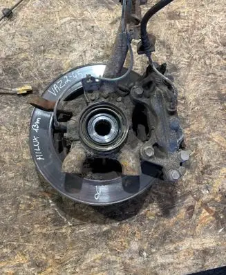 Toyota Hilux (AN10, AN20, AN30) Front wheel hub