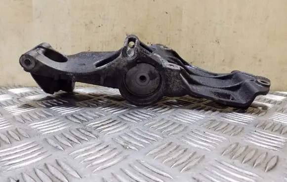Nissan Qashqai Generator/alternator bracket 8200425034