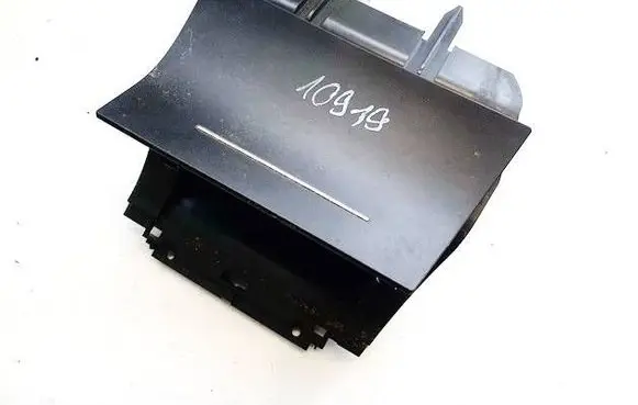 Skoda Octavia Mk2 (1Z) Car ashtray 1z1863077a 1z1857962b