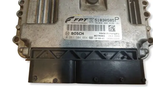 Alfa Romeo Mito Engine control unit/module ECU 0261S04664 51830585