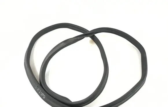 Volkswagen Scirocco Trunk rubber seal (body) 1K8827105B