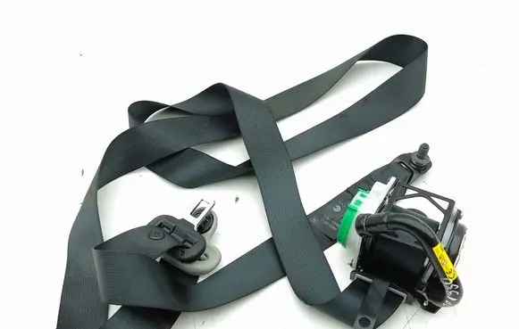 Suzuki Vitara (LY) Front seatbelt 1106361