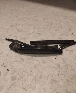 Volvo S80 Headlight wiper blade 