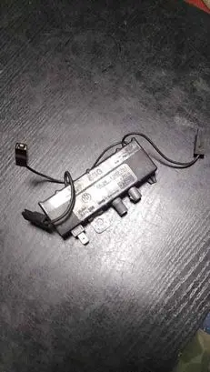 BMW 3 E36 Antenna control unit 1387751