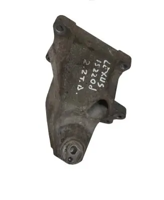 Lexus IS 220D-250-350 Engine mounting bracket
