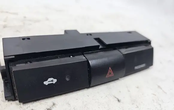 Toyota Corolla Verso AR10 Hazard light switch 153965