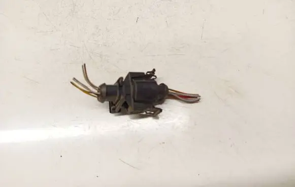 Audi A4 S4 B5 8D Sensor 3a0973713 3a0973813