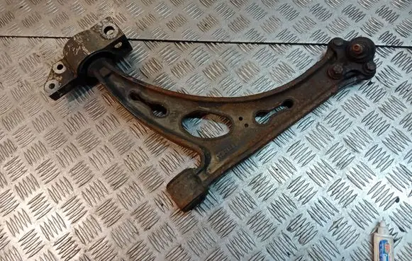 Front lower control arm/wishbone