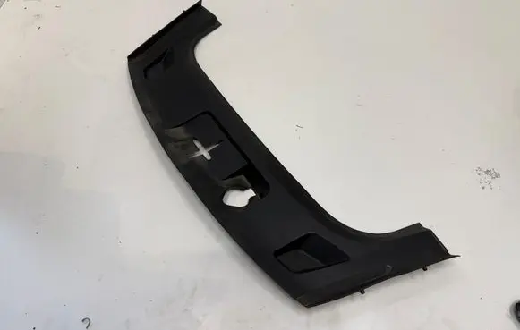 Porsche Taycan 9J1 Radiator trim 9J1863082B