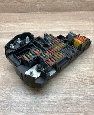 BMW 5 E60 E61 Fuse module 6906588 518811047