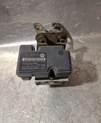 Volkswagen Jetta VI ABS Pump 1K0907379AK HTU2117E22 000404913E4